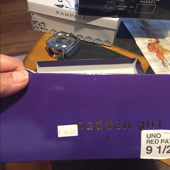 Shoes - Picture 5 of 5